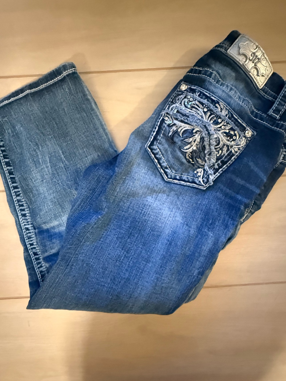 Miss Me Blue Embroidered Back Pocket Easy Cropped Jeans 29